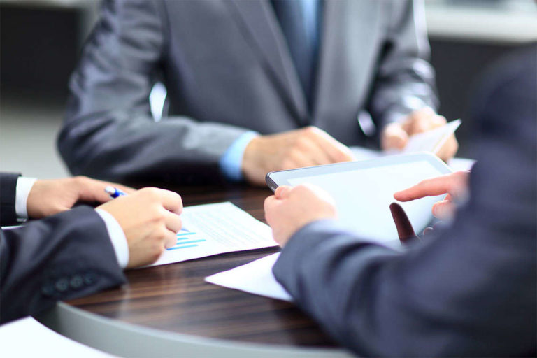 The Role of Commercial Litigation Lawyers