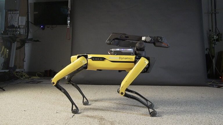 The BTS dance movement looks very creampier when the Boston Dynamics robot does it