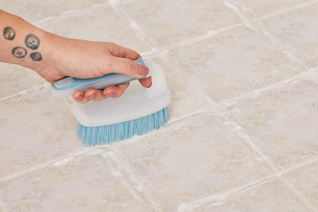 How to clean your bathroom floor efficiently