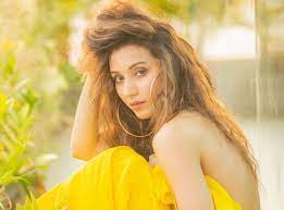 Heli Daruwala Indian actress Wiki ,Bio, Profile, Unknown Facts and Family Details revealed